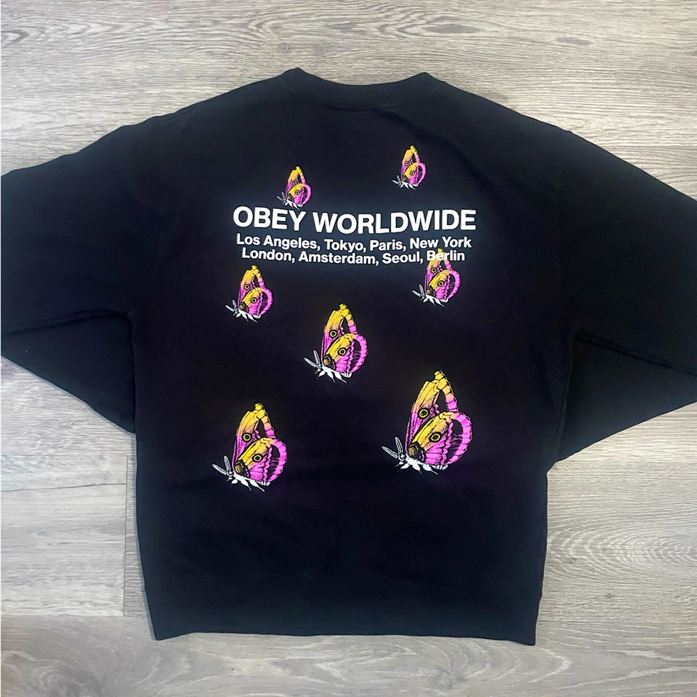 Black Obey sweatshirt